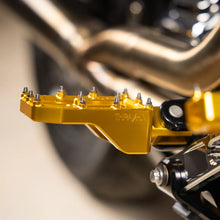 Thrashin Supply Aggressor Foot Pegs - Gold
