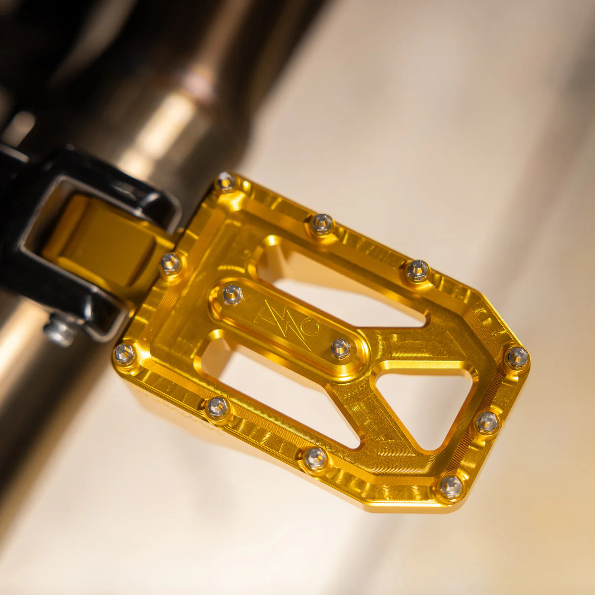 Thrashin Supply Aggressor Foot Pegs - Gold