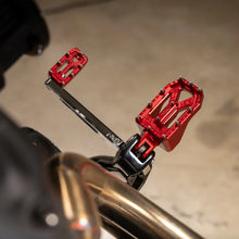 Thrashin Supply Aggressor Foot Pegs - Red