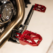 Thrashin Supply Aggressor Foot Pegs - Red