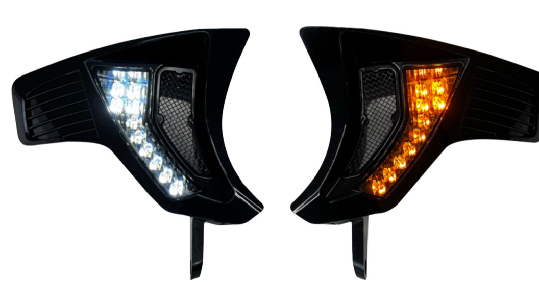 Custom Dynamics Shark Demon® Integrated Front Turn Signal Vents - Smoke Lens