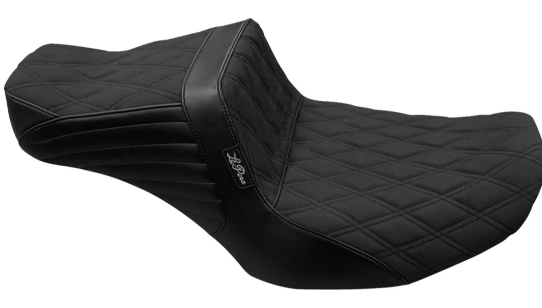 Le Pera Tailwhip Seat - Double Diamond w/ Gripper - FLH/FLT '23-'25